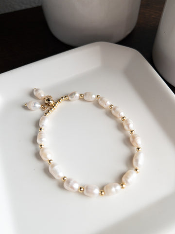 PEARL BEADED BRACELET