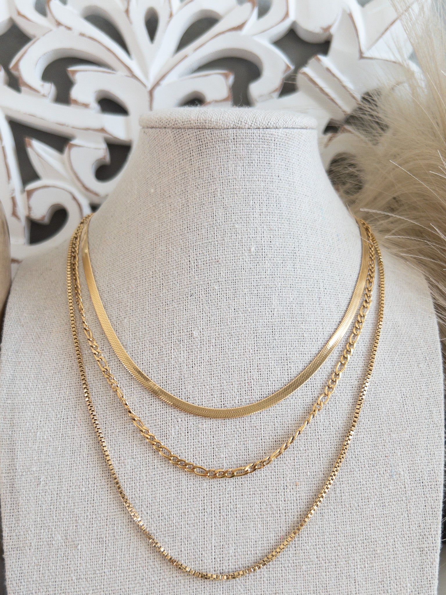 LUXY LAYERED NECKLACE