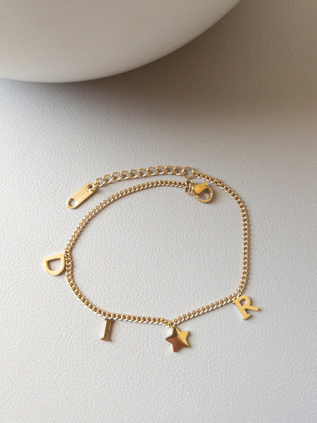 DAINTY BRACELET